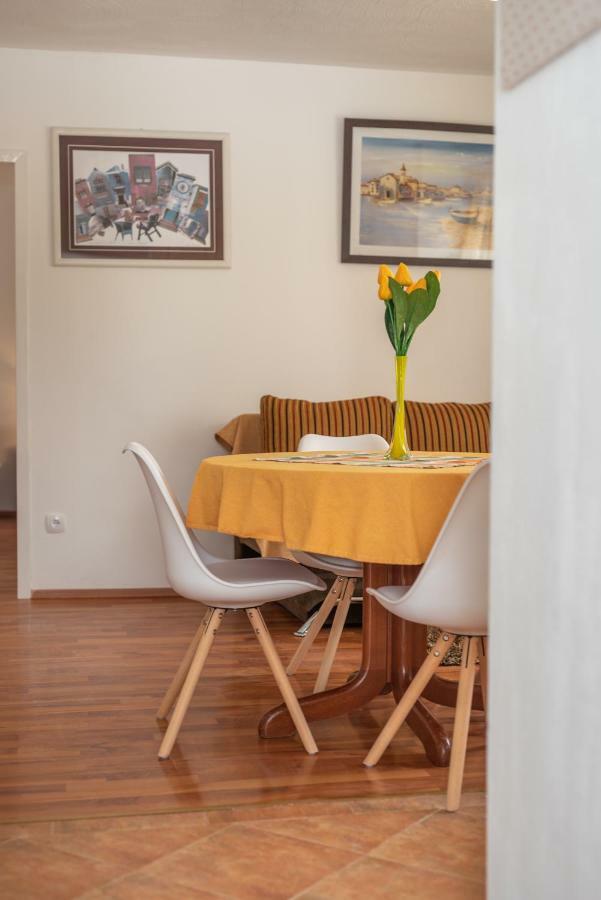 Apartment Dinka Trogir Buitenkant foto