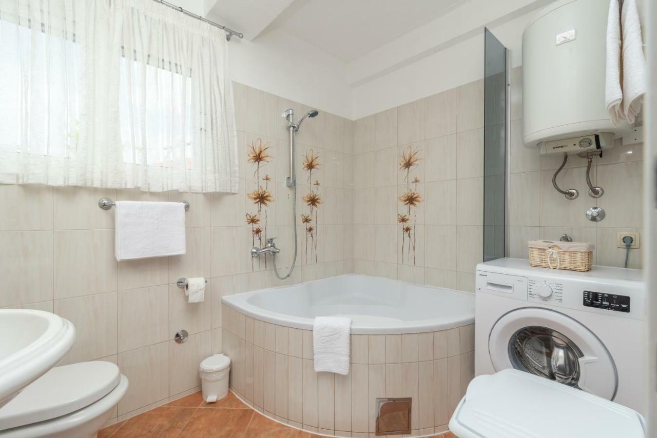 Apartment Dinka Trogir Buitenkant foto
