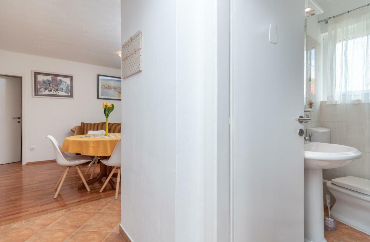 Apartment Dinka Trogir Buitenkant foto